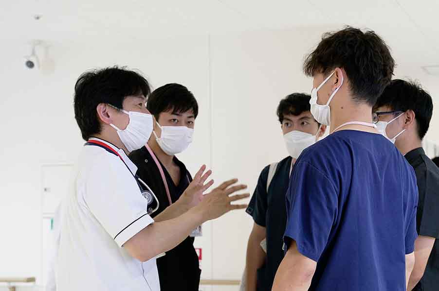 奈良県立医科大学　総合医療学講座　医学生・初期研修医の方へ　初期臨床研修　写真02